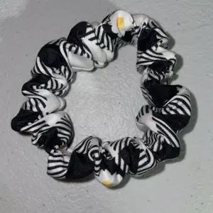 Fabric Scrunchies Handmade - Black and White Bee Print Hair Accessories