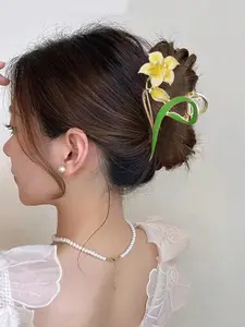 Ladies' sweet flower hair claws, large painted gardenia hair accessories, durable metal material, suitable for vacation trips, parties, grass parties, afternoon tea, gentle temperament hair accessories