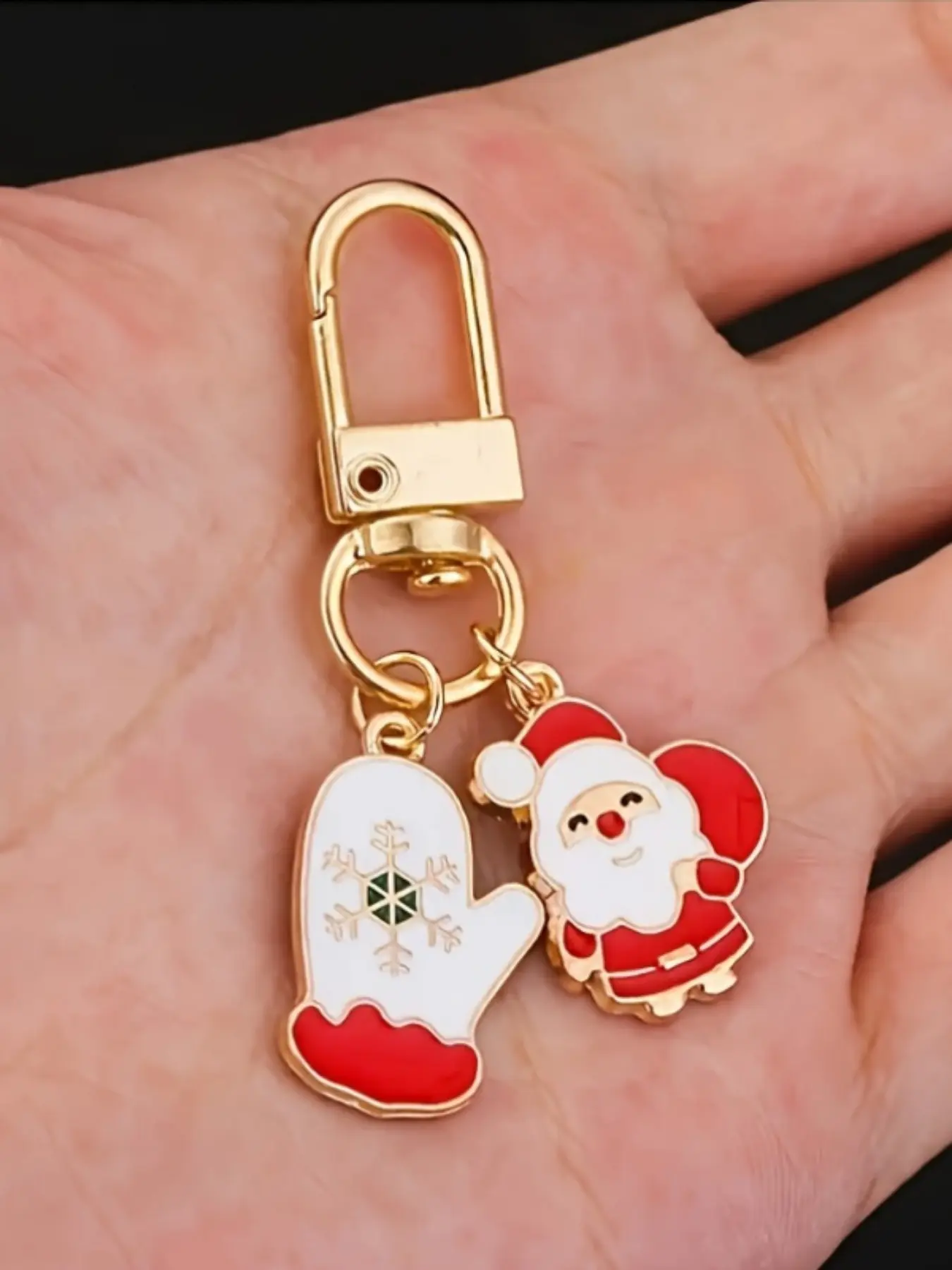 1/20pcs Festive Enamel Christmas Keychain, Alloy Keyring with Santa, Bell, And Tree Charms, Decorative Clip for Keys, Backpack, And Wallet