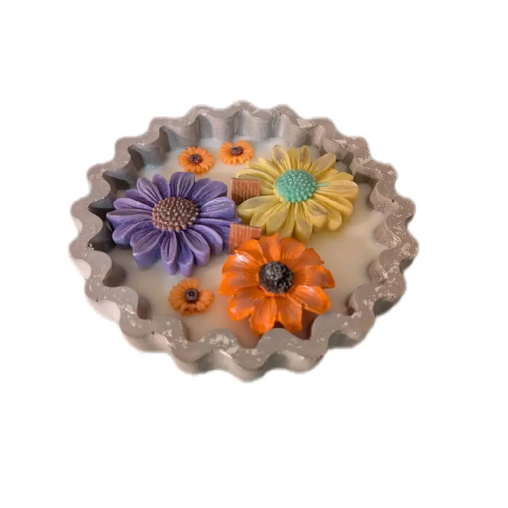 Daisy Bunch Candle