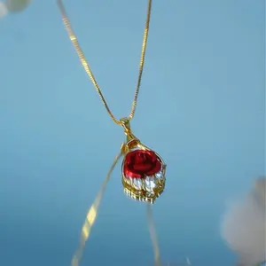 New Rhinestone Inlaid Rose Flower Light Luxury Fashion Elegant Rose Pendant Exquisite Atmospheric Water Drop Necklace DZXL3947