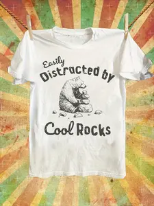 Men's 90s Retro "Easily Distracted by Cool Rocks" Polar Bear Graphic T-Shirt - 100% Cotton Crew Neck Casual Tee with Medium Stretch, Regular Fit, Humorous Design for Father's Day, Independence Day & Christmas Gifts, Gift Idea Shirt, Vintage Style Shirt, B