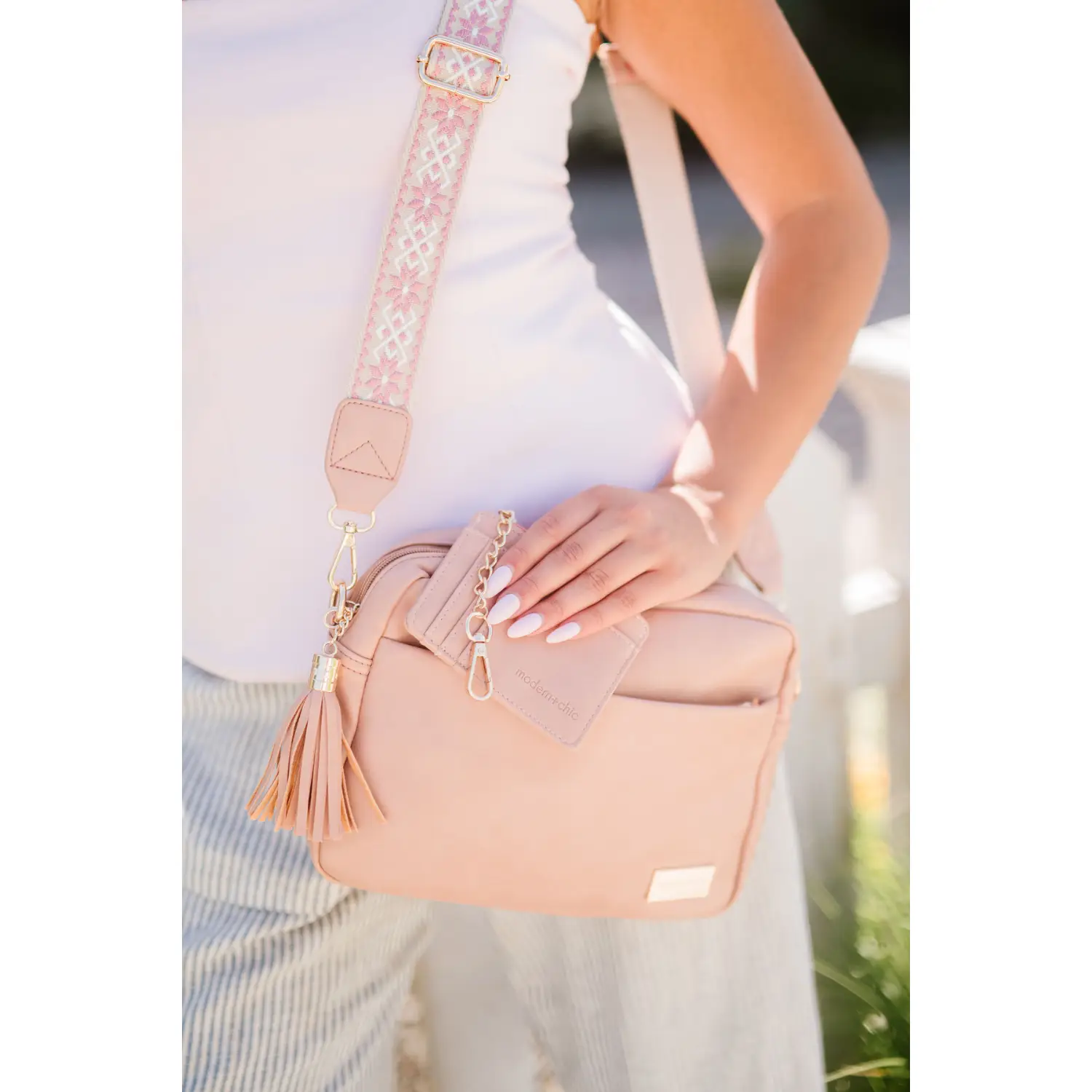 Alice Crossbody - Elegant Design with Adjustable Strap for Versatile Use