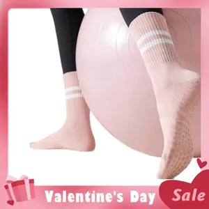 Women's Anti-Slip Socks for Yoga Pilates Gymnastics, Breathable Sweat-Absorbing Mid-Calf Socks, Grip Sports Socks, Sporty Plain Design, All Seasons Wear Valentine's Day