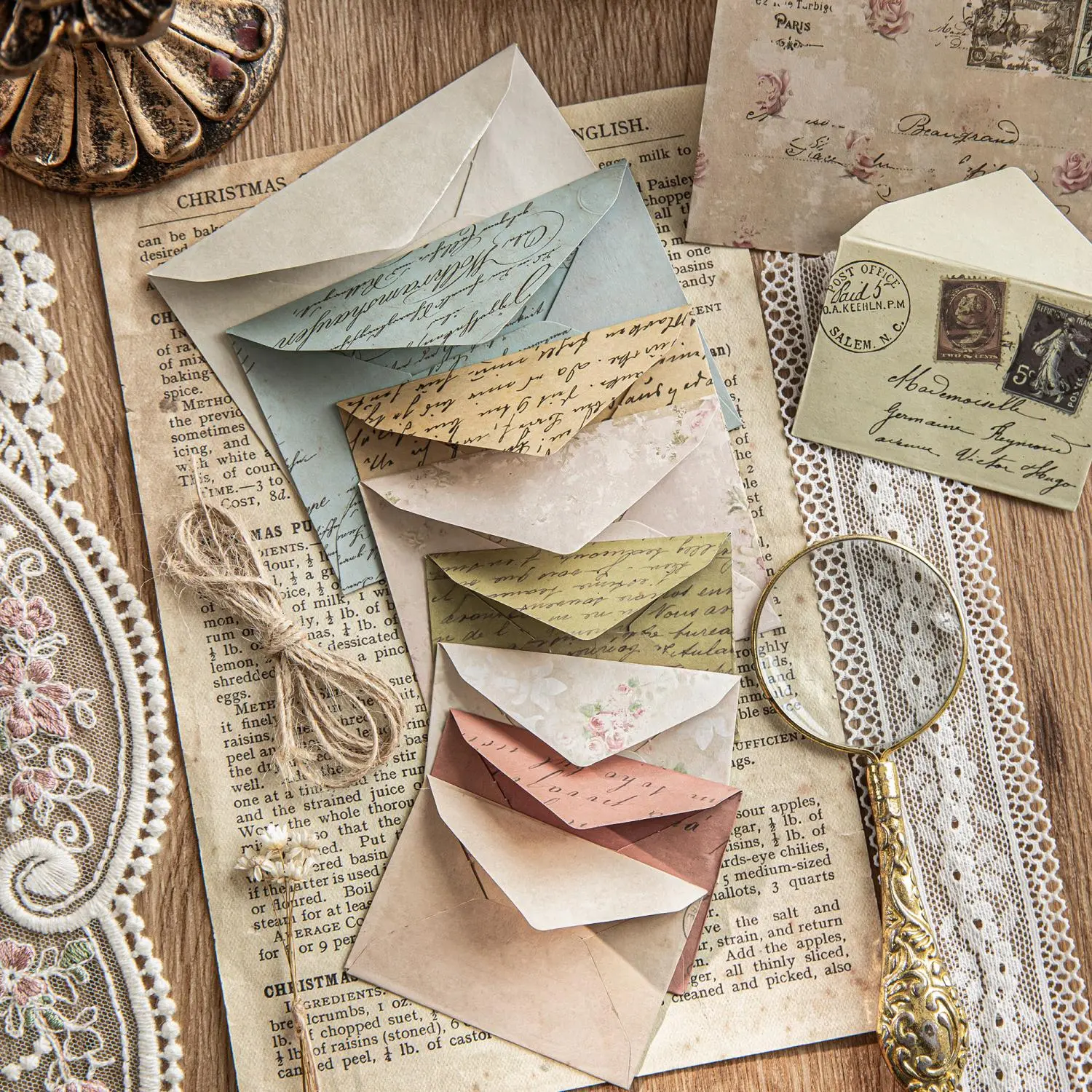 Mini Envelopes Set with 10 Sheets, Writable Paper Material, Includes 10 Sealing Stickers and 1 Meter Twine, Unique Envelopes, Retro Mailing Series