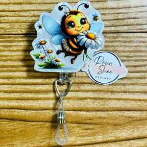 Bumblebee With Daisies Badge Reel