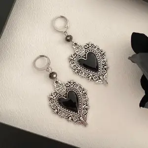 Gothic Heart-Shaped Pendant Earrings - Vintage Black Heart Earrings, Victorian Style Elegant Jewelry