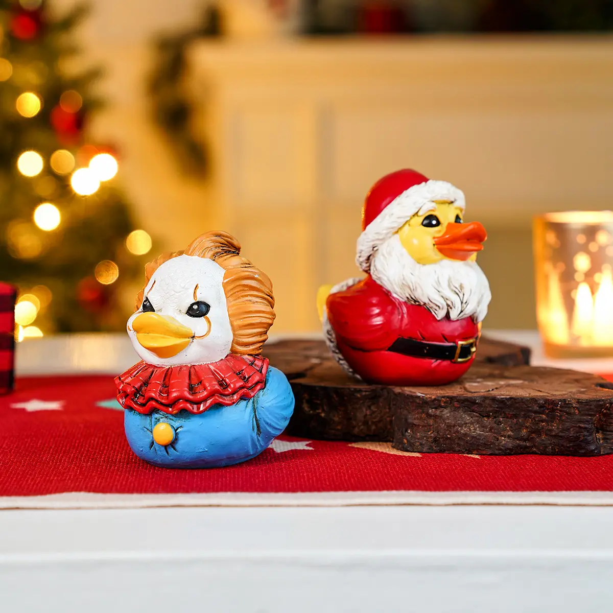 Cute Christmas Duck Resin Decoration, Hand-Painted Cartoon Ornament for Home Desk, Party Celebration, Holiday Window Display Gift