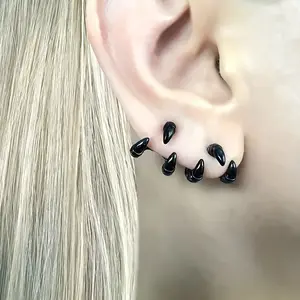 New Halloween Vintage Skull Hand Bone Earrings European and American Fashion Gothic Dark Style Earrings