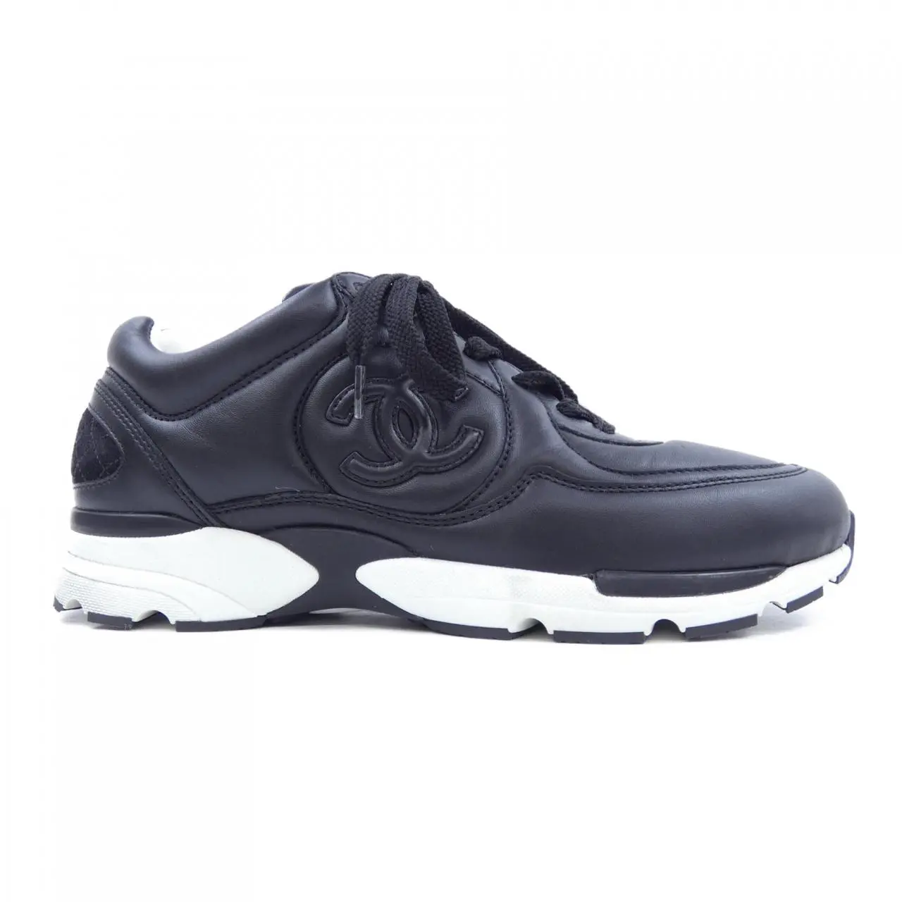 Pre-owned CHANEL Calfskin Small Leather Goods Sneakers