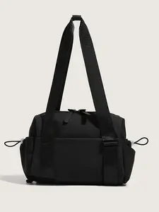 Black minimalist classic shoulder bag, niche personality versatile lightweight commuter shoulder bag, tooling wind trend daily multi-pocket sports wind small bag, suitable for daily travel, shopping and so on.