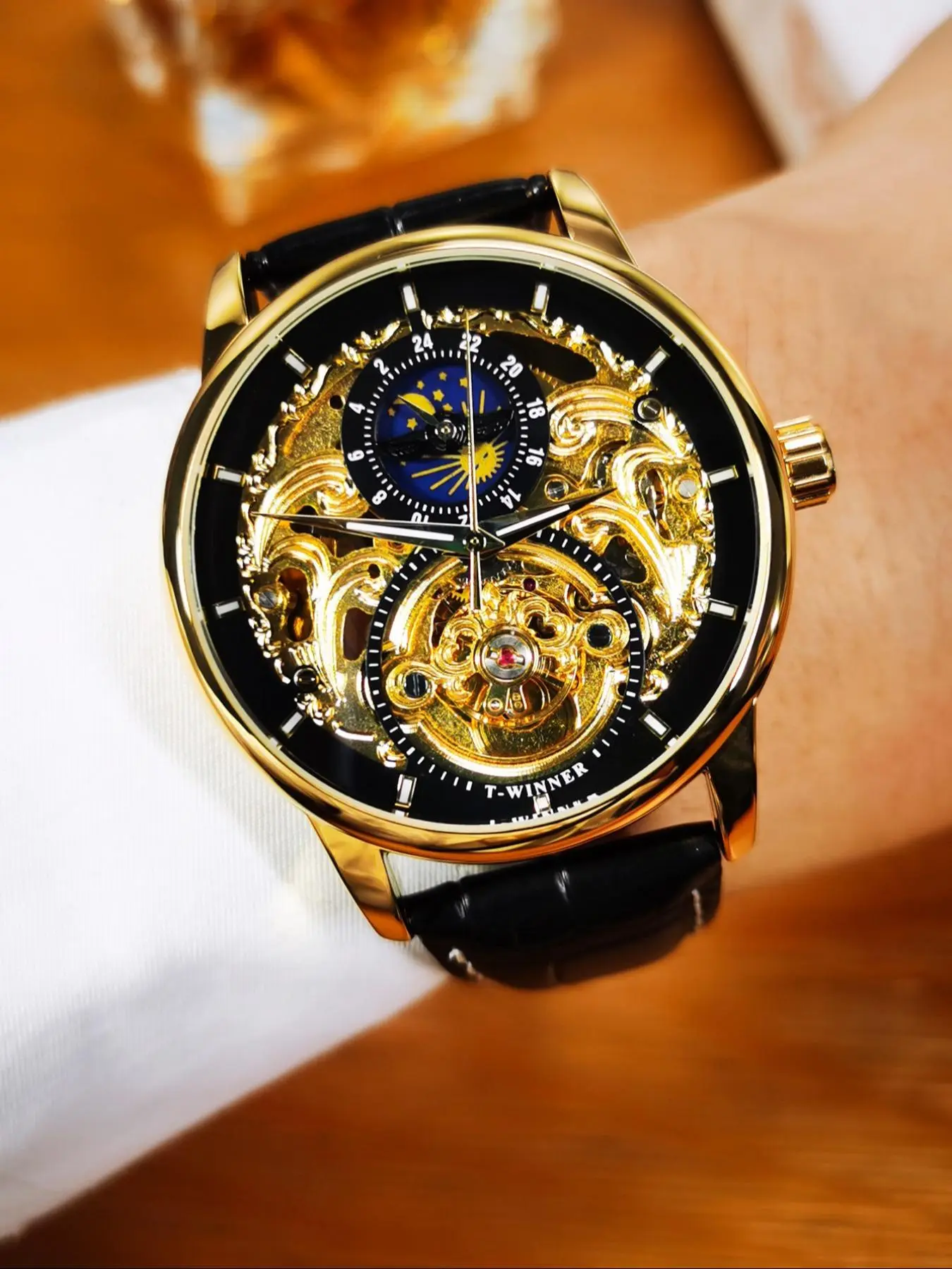 1pc Classic Retro Skeleton Automatic Mechanical Watch for Men Luminous Hands Tourbillon Design Top Brand Leather Strap Fashion Business Luxury Mens Watches Luminous Analog Watch Gifts With Box Luminous Fashionable Watch Mechanical Style Watches