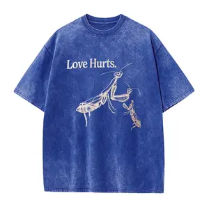 Love Hurts, Funny Praying Mantis Retro Vintage Ringer T-Shirt, Weird Random Shirt for Women, Man eater, Silly Shirt, Dark Humor Shirt, Crazy