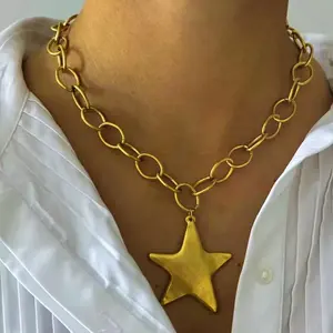 NUARIE Geometric Alloy Star Pendant Necklace Stainless Steel Gold Plated Minimalist Dainty Layering Chain Everyday Elegant Jewelry Modern Versatile Accessories