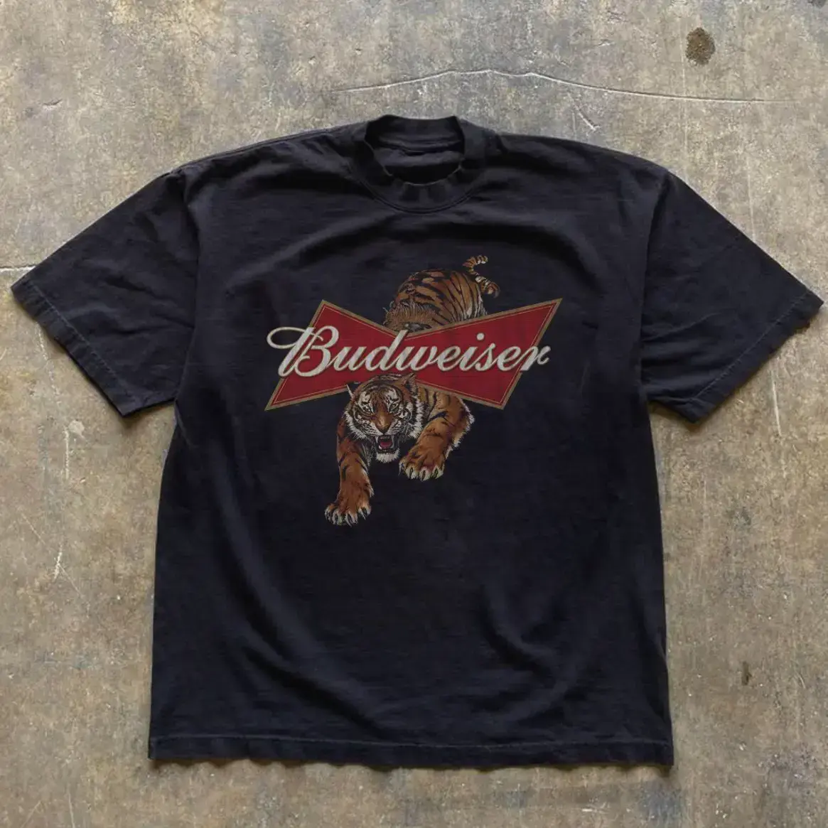 Vintage Style Budweiser Tiger Graphic Tee Womenswear Top. Shortsleeve Summer