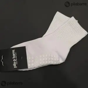 PILA Plain Best White Grip Socks