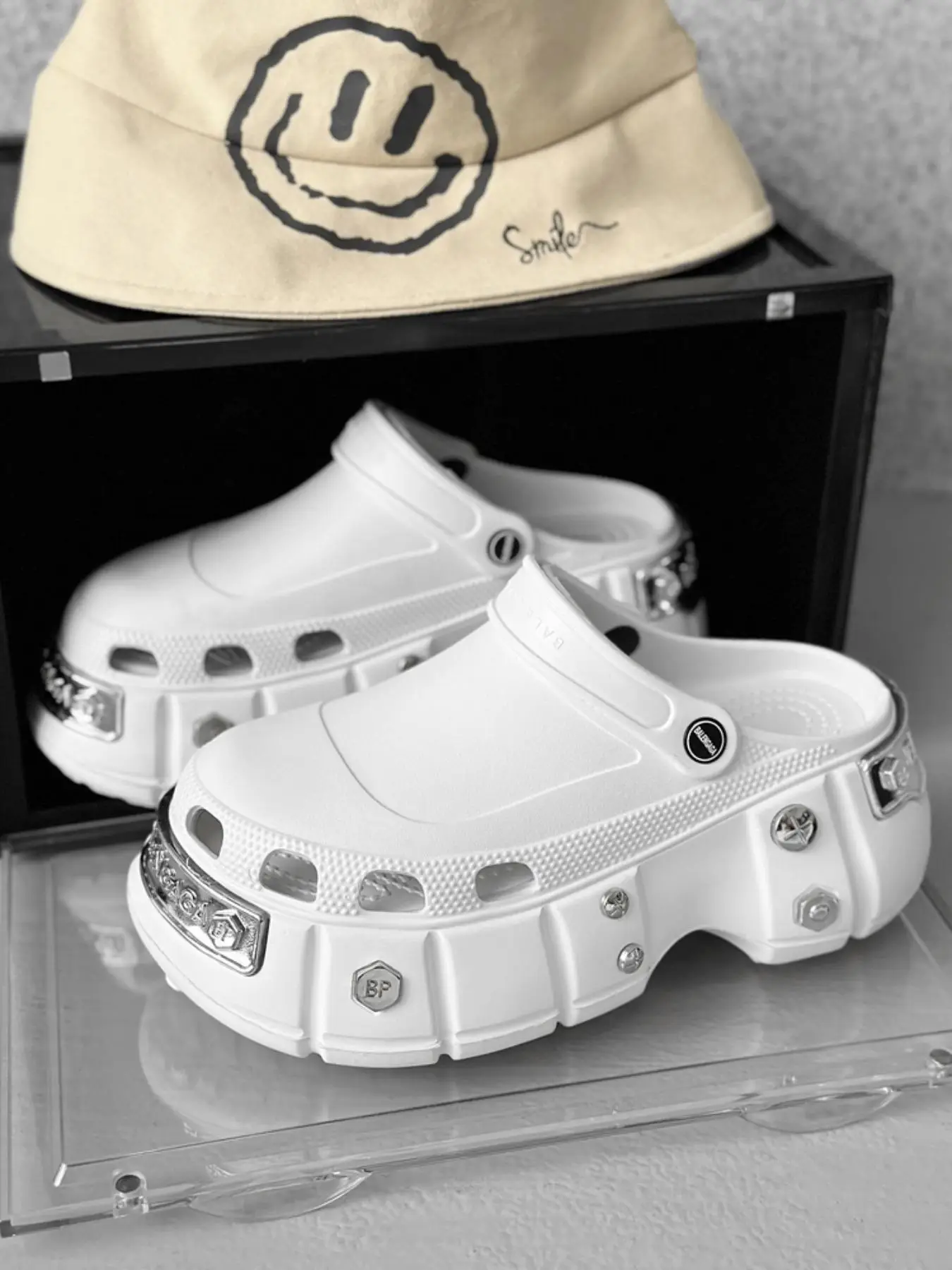 Unisex Punk Style Clogs, Fashionable Thick Sole Slippers for Indoor Outdoor Wear, Trendy All-match Slippers for Daily Wear, Walking Shoes