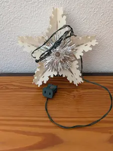 Snowflake Lighted Tree Topper from Unknown - 1970s-1980s Holiday Decor (Plastic, Tinsel, Wiring Tree Topper, Vintage, Retro, Cream, Silver)