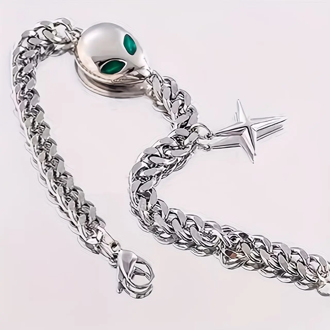 Unisex Alien Hand Chain Bracelet - Hip-Hop Metallic Punk Style, Green-Eyed Star Drop Fashion Jewelry, Non-Fading Versatile Chain Bracelet for Women, Ideal for Daily Casual & Party Wear
