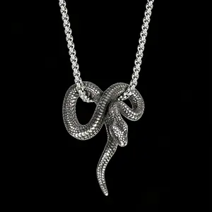 Mundo.99 Snake Pendant Necklace - Elegant Silver Chain with Detailed Snake Design for Stylish Jewelry
