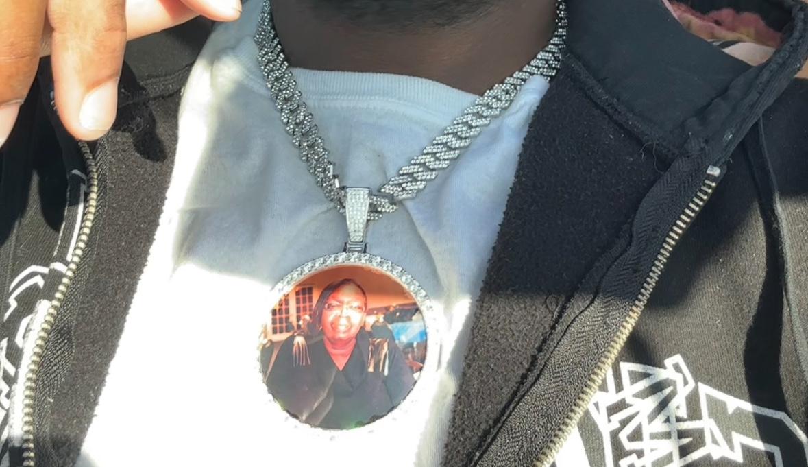 Item: Silver color (must send photo to the us), Twisted Rope Chain