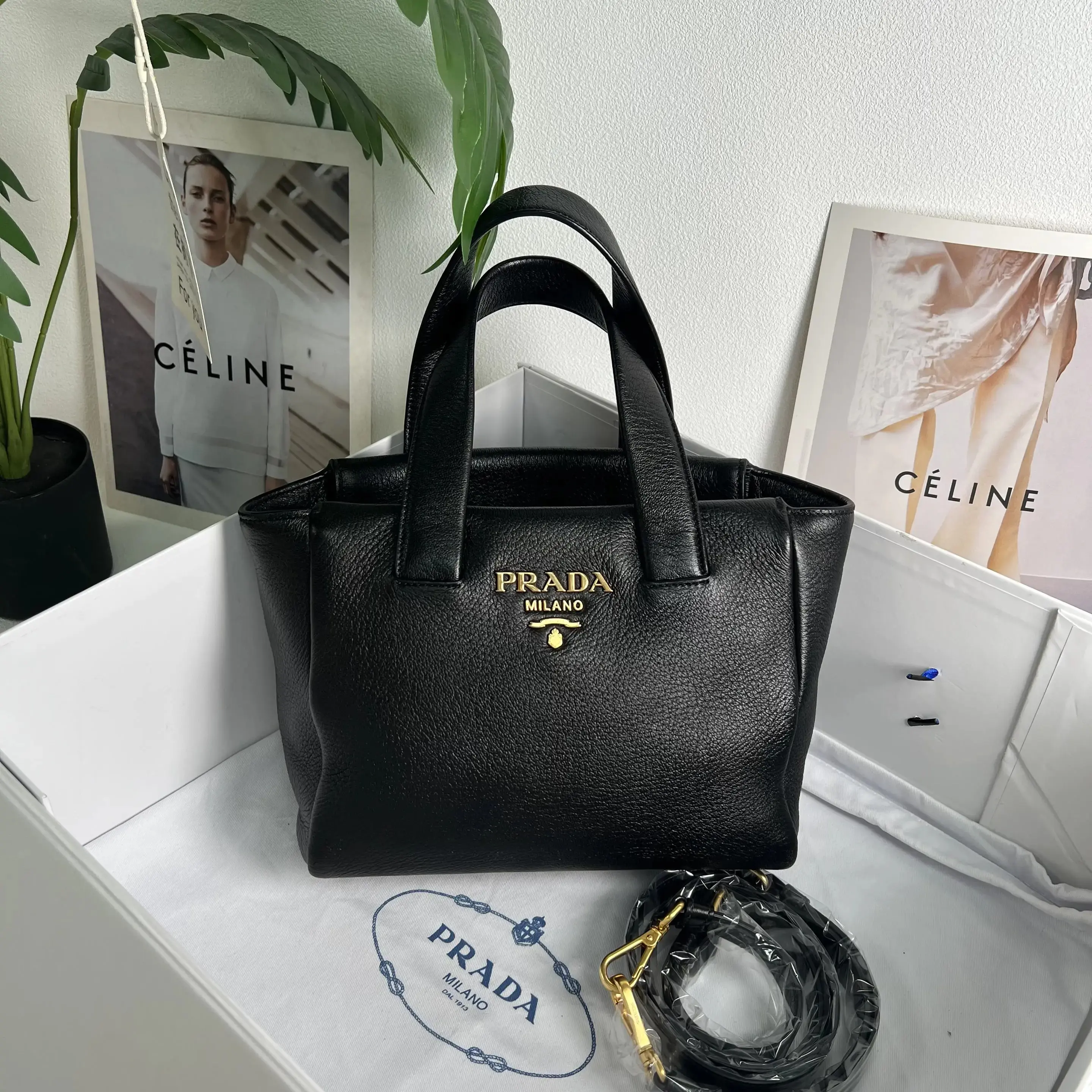 Pre-owned PRADA Leather Handbag 0812RI/C8353960639