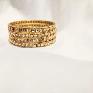 Square detail Bangle set