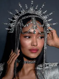 Elegant Rhinestone Crown Headpiece, Transformative Queen Costume Accessory, Fashionable Hair Ornament for Women, Perfect for Parties