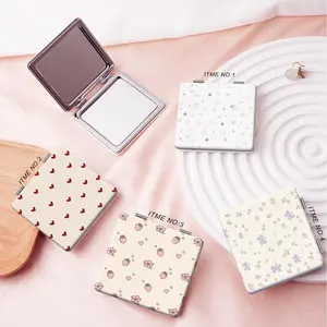 Y2K Style Star Love Heart Strawberry Flower Pattern Portable Convenient Folding Square Mirror Mini Handheld Makeup Mirror Suitable for all kinds of festivals, New Year, Mother's Thanksgiving, Valentine's Day souvenirs for family, sisters, relatives