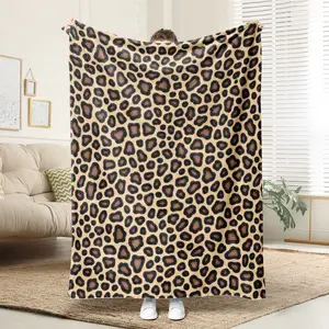 1 Comfortable Leopard Print Background Flannel Blanket, Soft Printed Cooling Blanket, 100% Polyester Fiber, Perfect Gift For Family And Friends