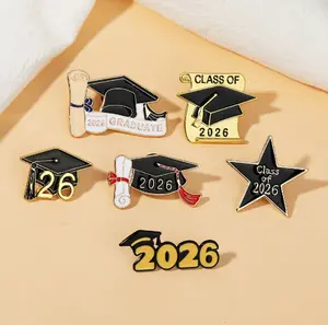 2026 Graduation Cap Brooch Pin, Zinc Alloy Enamel Doctoral Hat Lapel Pin, Class of 2026 Keepsake Jewelry Gift for Students, Seniors, Graduation Party Ceremony