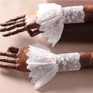 Women's sweater with white lace ruffle edge false cuffs false sleeves