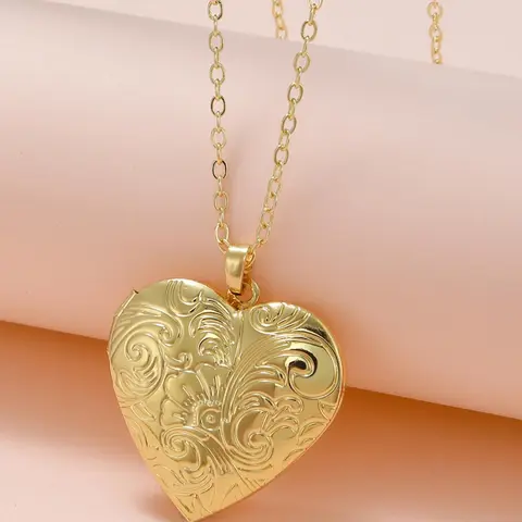 Mother's Day Gift Heart Shaped Pendant Necklace, Vintage Flower Pattern Locket Necklace for Women & Men, Fashion Jewelry for Party, Daily Decor, Love Heart Necklace, Hearts Pendant Necklace, Chain Heart Pendant
