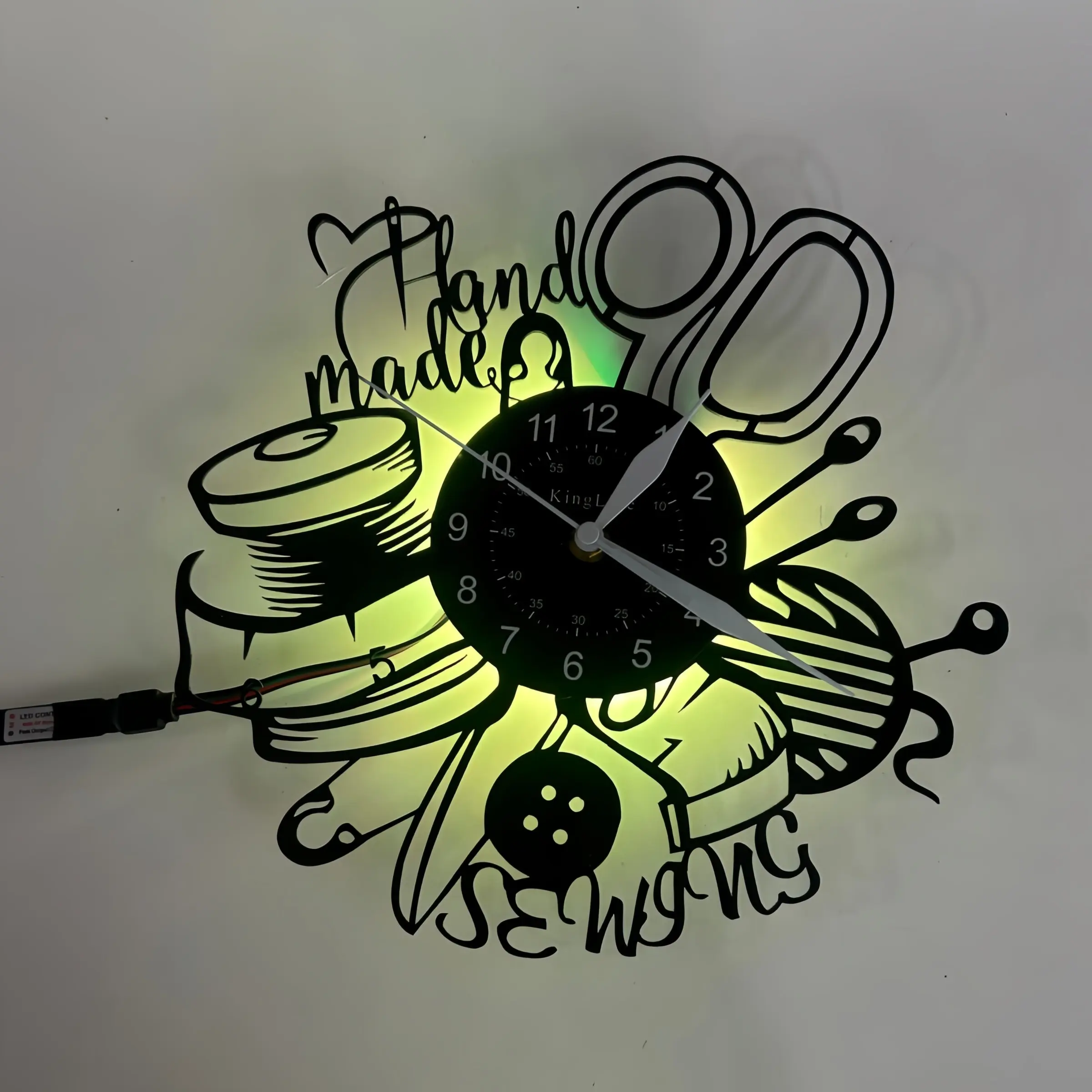 Vinyl Sewing Theme Wall Clock, Artistic Atmosphere for Studios, Perfect for Craft Lovers, Fashion Designers, Vintage Home Decor