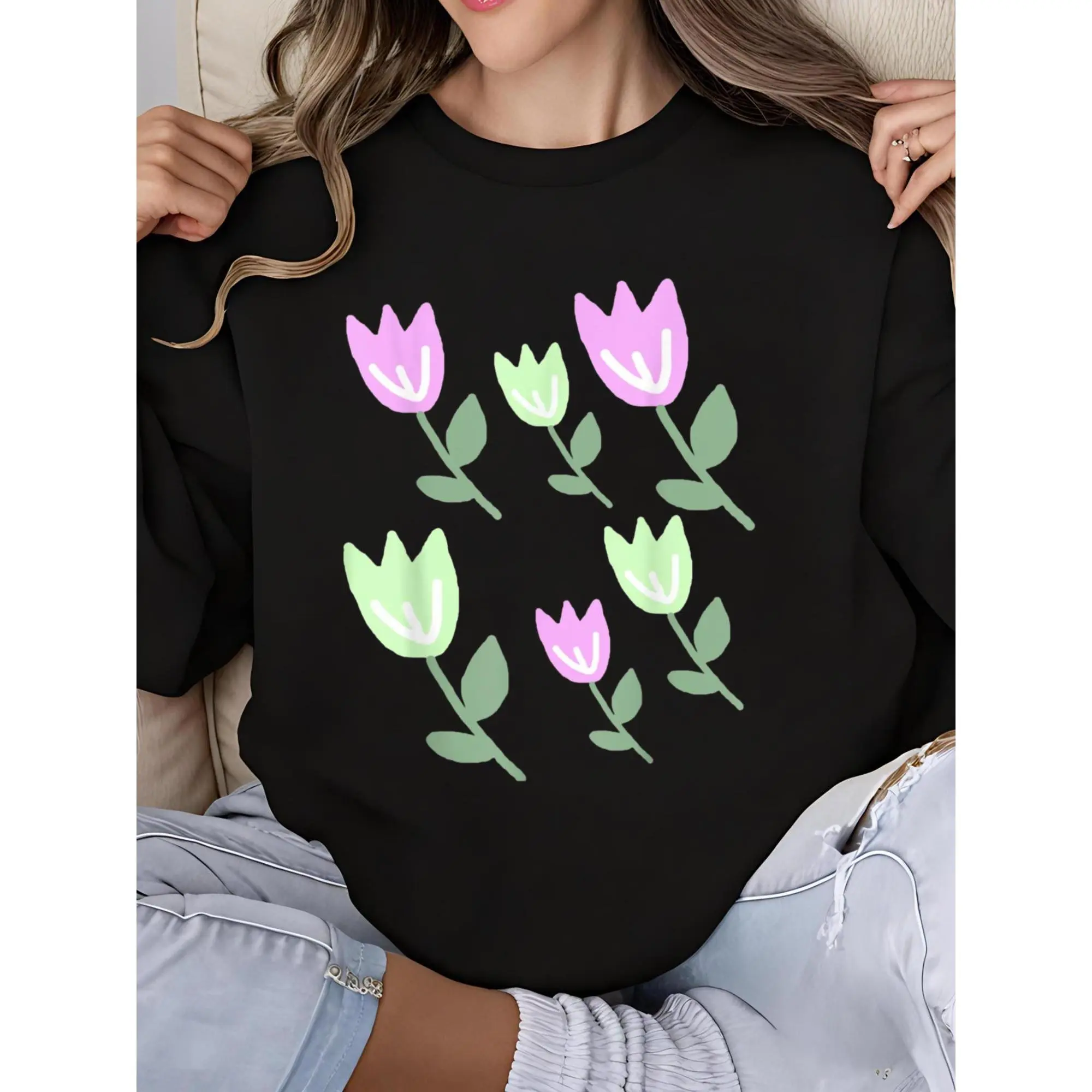 Spring Flowers Tulip Print Women's Crew Neck Long Sleeve Sweatshirt Floral Botanical Design Casual Loungewear Soft Comfortable for Women