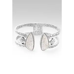 Promise Never Ends Tip-to-Tip Bracelet™ in White Mother of Pearl