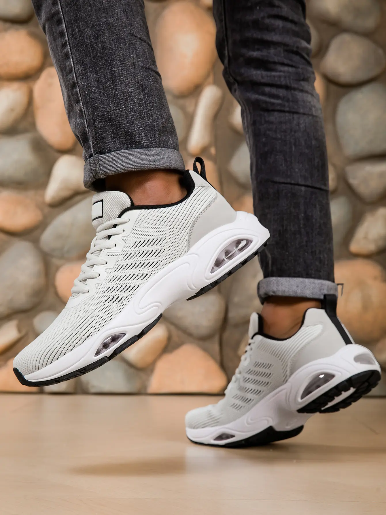 Men's Running Shoes, Lightweight Breathable Athletic Trainers with a Shock-Absorbing Air Cushion and Non-Slip Sole for Gym Training