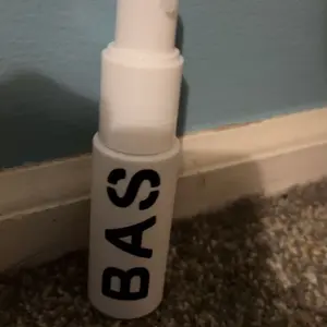 Product Review of BASED Hair Texture Powder | Instant Volume & Texture | Lightweight, Matte Finish | Simple, Effective, BASED. from T**n