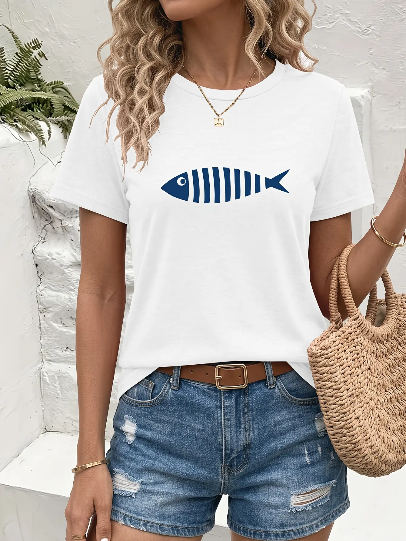 Printed Round Neck Short Sleeve T-Shirt, Minimalist Flat Design, Thickening Gradient Vertical Stripes Replacing Flesh, Fish Pattern with Simulated Fish Bone Texture, Suitable for Casual Wear, Travel And Vacation, Leisure