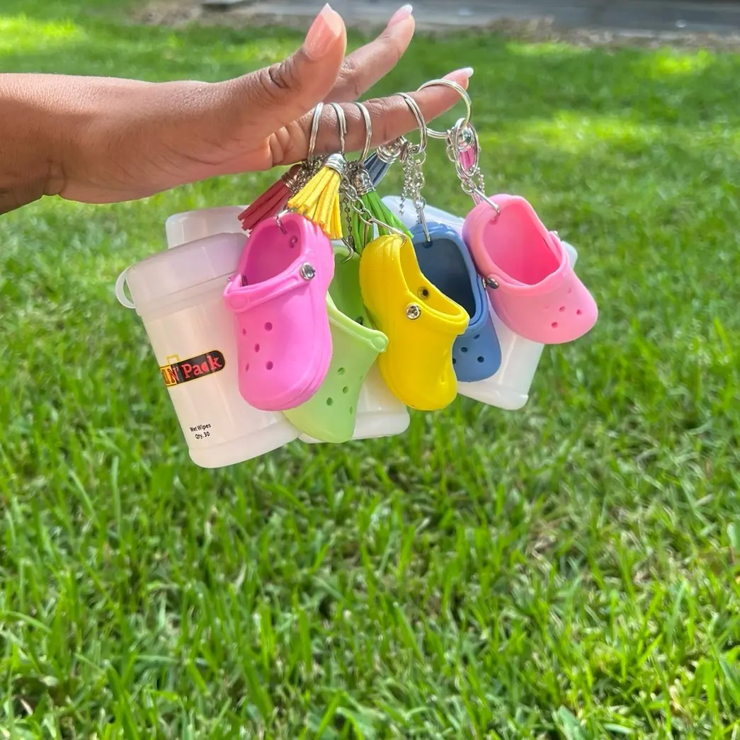 Croc keychain+blue+wipes+pink+yellow+green