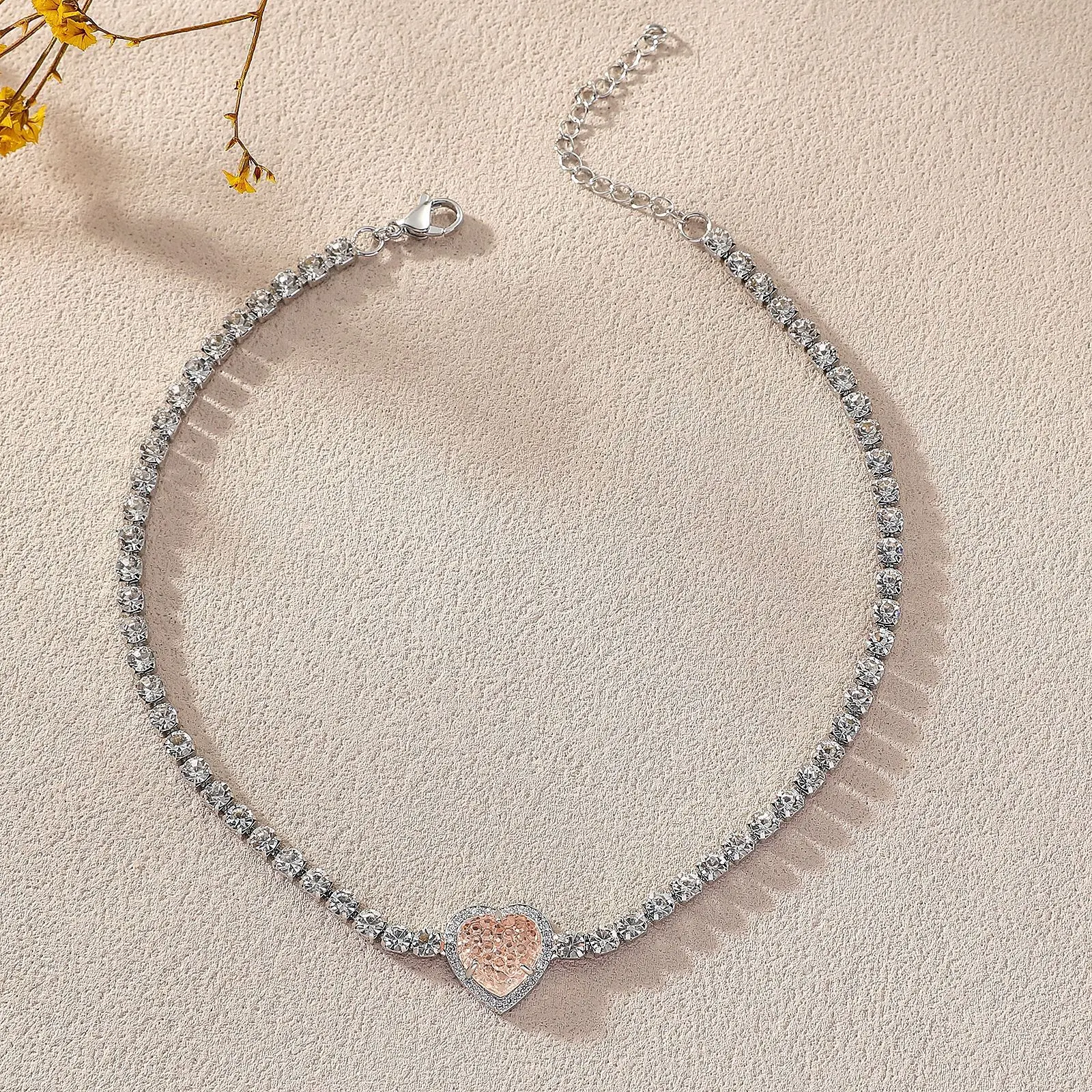 TikTokShopBlackFriday Pink Strawberry Crystal Heart Zircon Necklace Sparkling Choker for Party Festival Cocktail Birthday Elegant Copper Inlaid Zircon Design