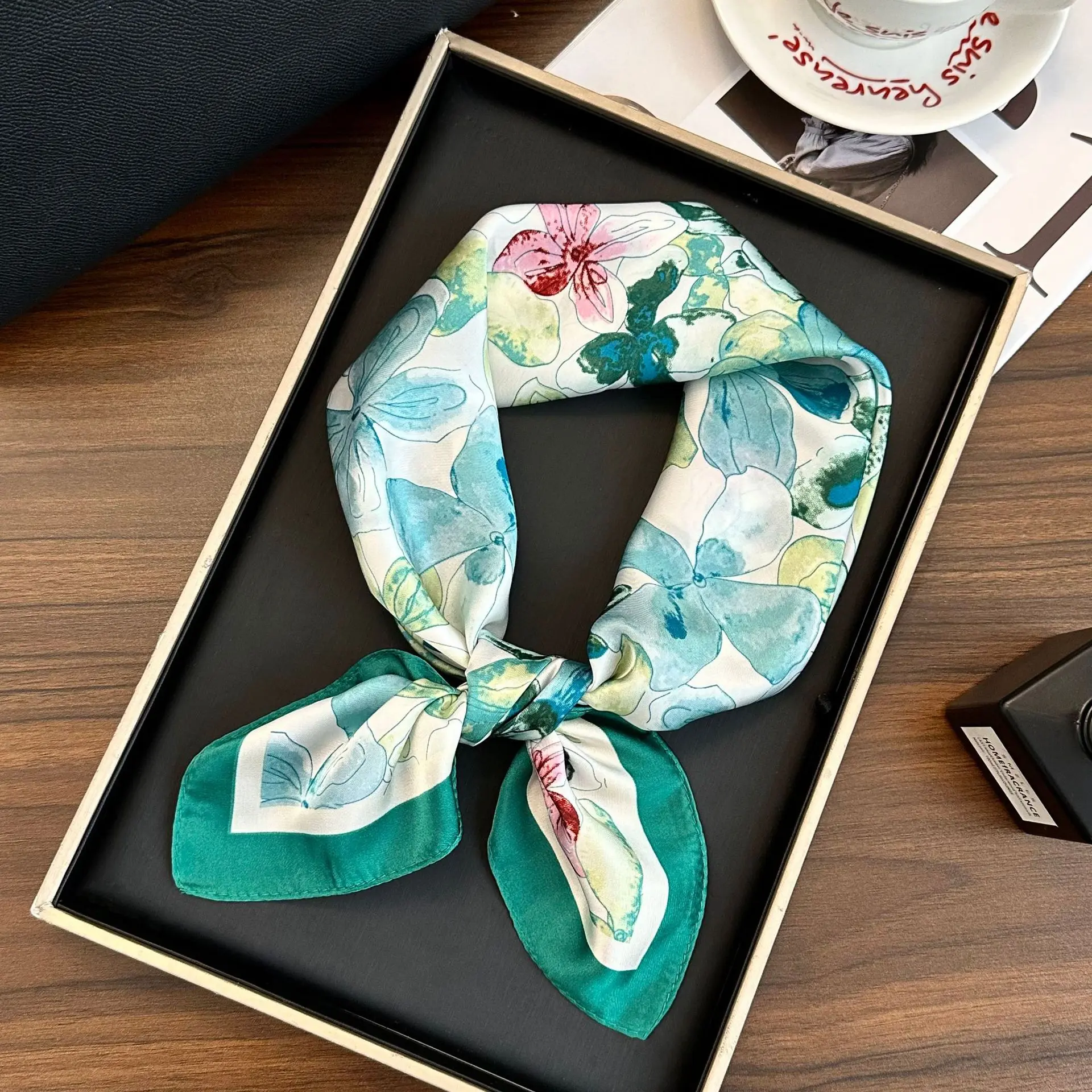 Four leaf printed green