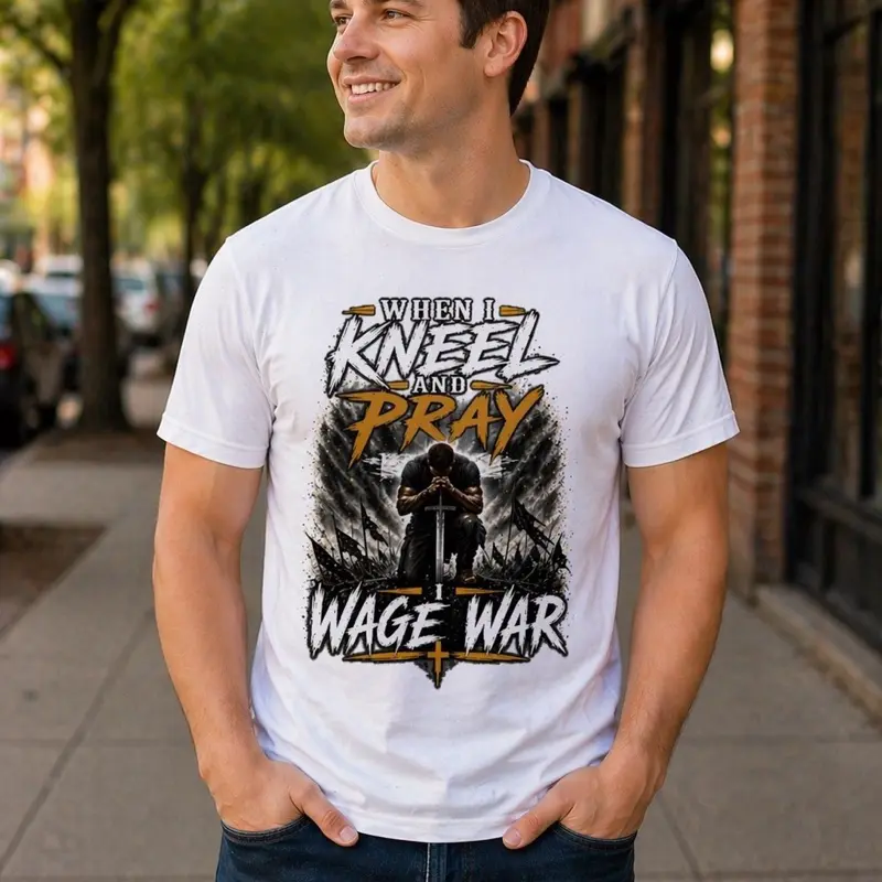 Laviva T-shirt unisex  - "When I Kneel and Pray Wage War" Design - Comfortable and Stylish Tshirt