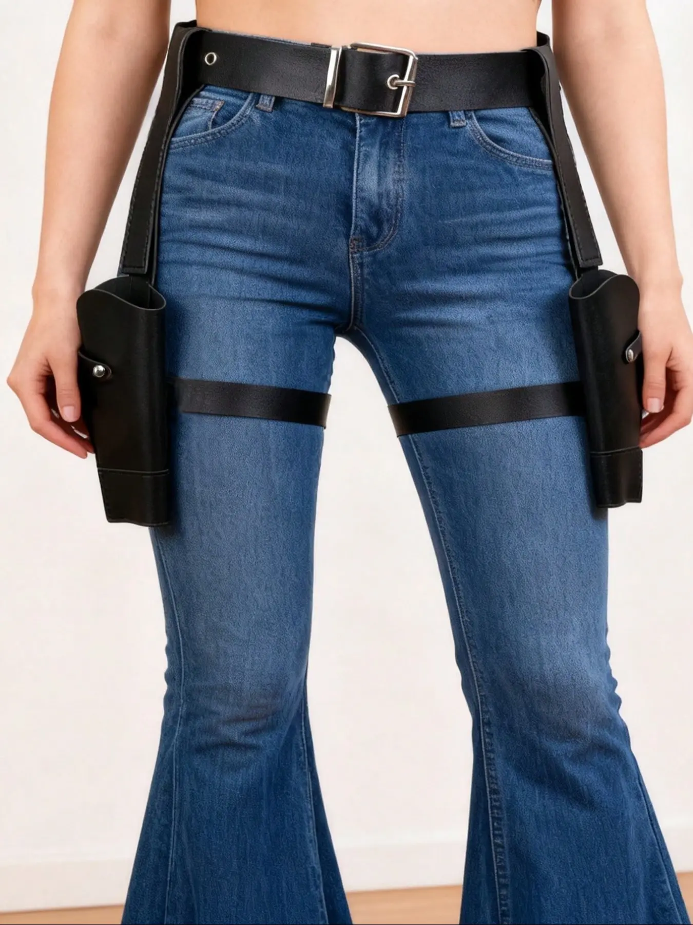 Black- Widow Costume, Gun Leg Holster for Women/Men,Tomb Adventurer Spy Lara Costume Belt,Cat- Women Cop Accessories Festive Halloween Christmas, Carnival, New Year Cosplay Props, Classic, Universal Accessory