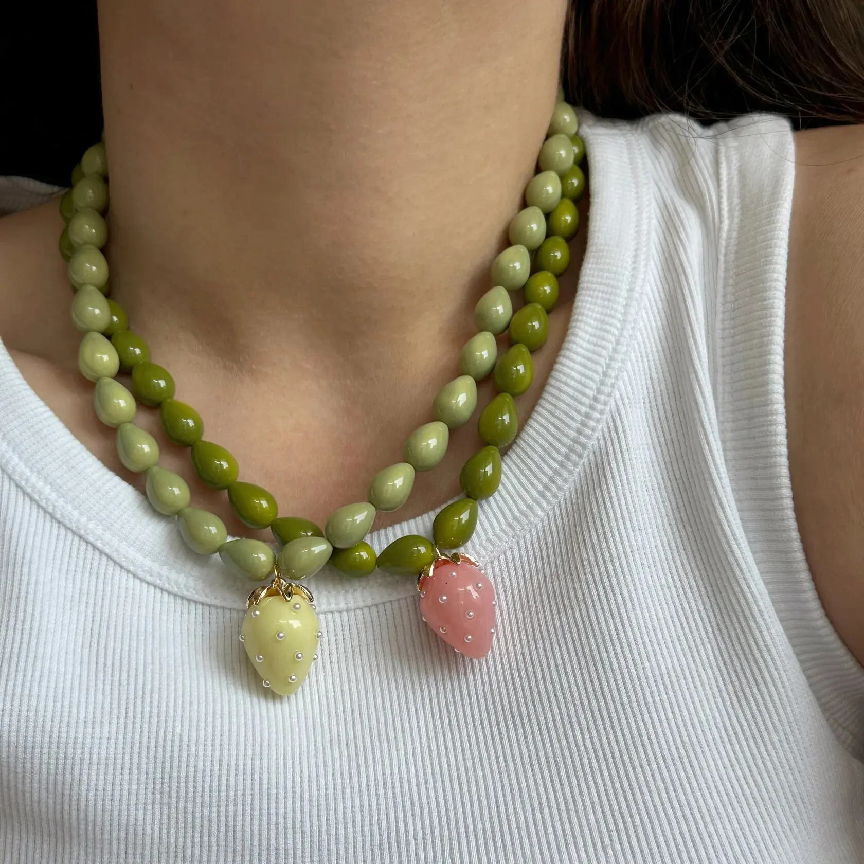 Vintage Green Beaded Necklace for Girls - Colored Crystals, Fruit Gem, Gem Crystal Strawberry Pendant, Dopamine-Style Fashion Costume Jewelry Accessory, Colored Crystals Necklaces, Fruit Gem Necklaces