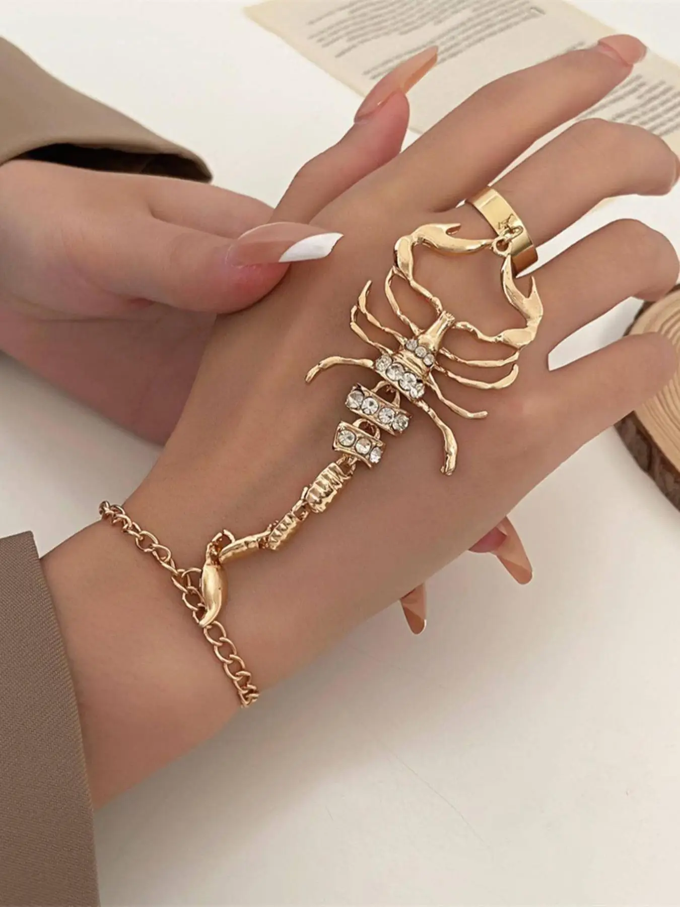 Women's Street Style Rhinestones Decorated Scorpion Design Bracelet, Punk Trendy Bracelet, Fashion Gothic Accessories for Daily & Party Decoration