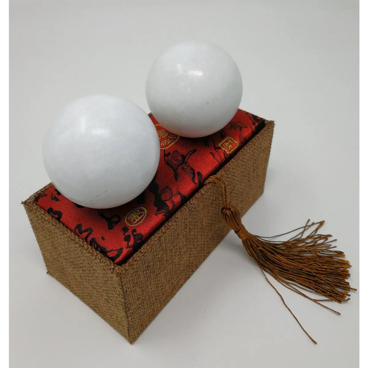 THY COLLECTIBLES 2-Piece White Marble Baoding Balls with Quartz Stones, Manual Hand Massage Tools for Stress Relief, Healthy Exercise & Body Care Accessories, Ideal Gift, Two Pieces