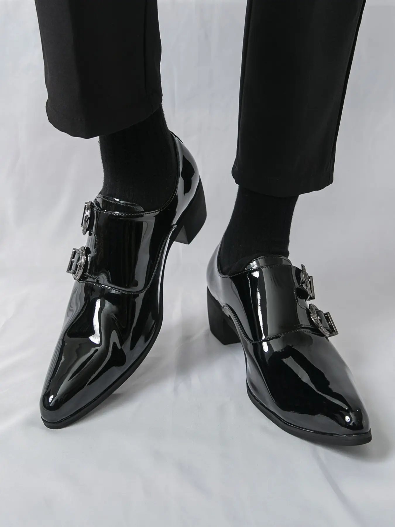 Men's retro embossed Mengke closed shoes, mirrored high heels, business formal Work office wedding party commuting shoes,
