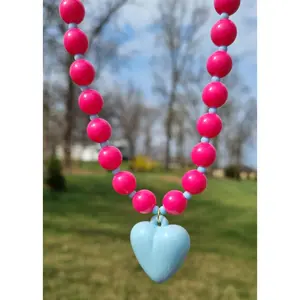 Chunky Necklace – Pink – Blue heart