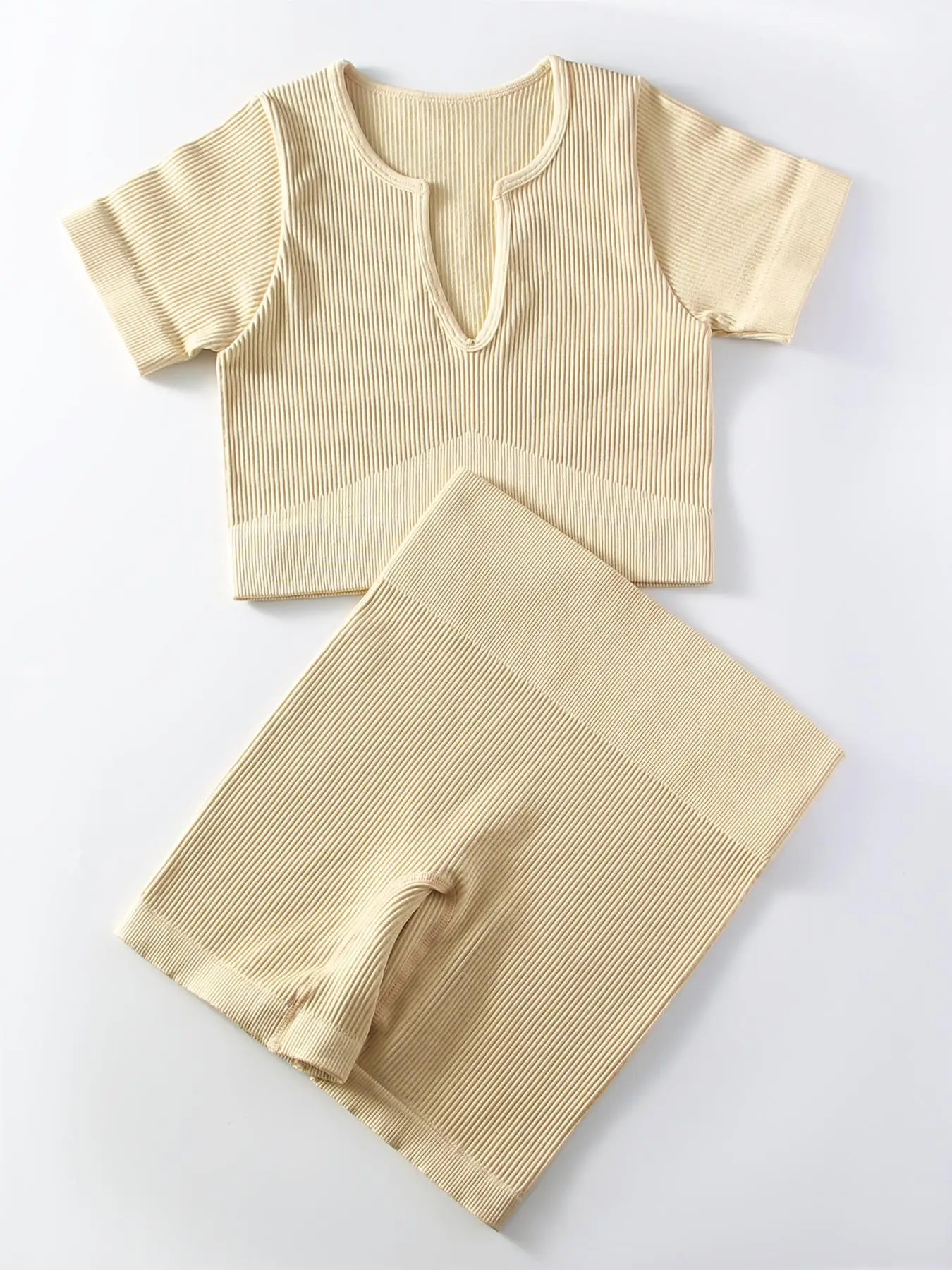 Two-Piece Set Women's Solid Notched Neck Crop Top & High Waist Shorts Tracksuit Set, Sporty Casual Seamless Tight-fitting Top & Shorts, Ladies Summer